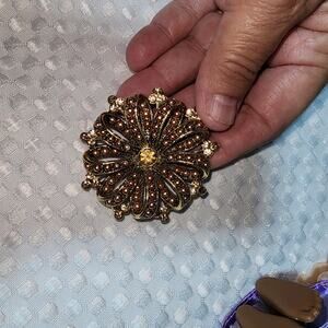 LIZ CLAIBORNE BROWN RHINESTONE WREATH STATEMENT BROOCH PIN